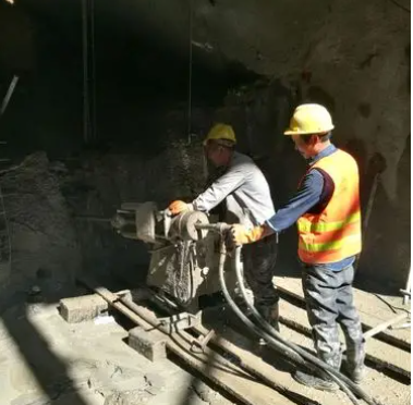 达尔罕茂明安联合水下抗分散灌浆料特点 水下不分散注浆料介绍