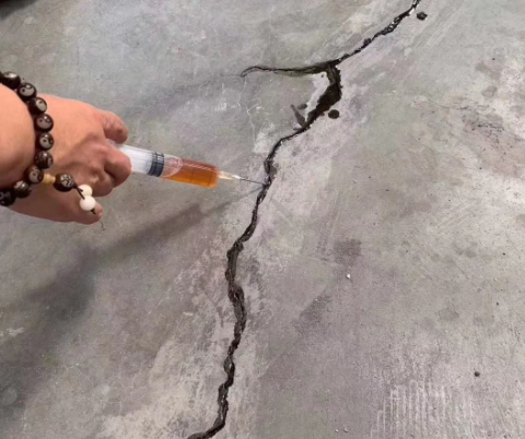 达尔罕茂明安联合混凝土裂缝修补技术详解​